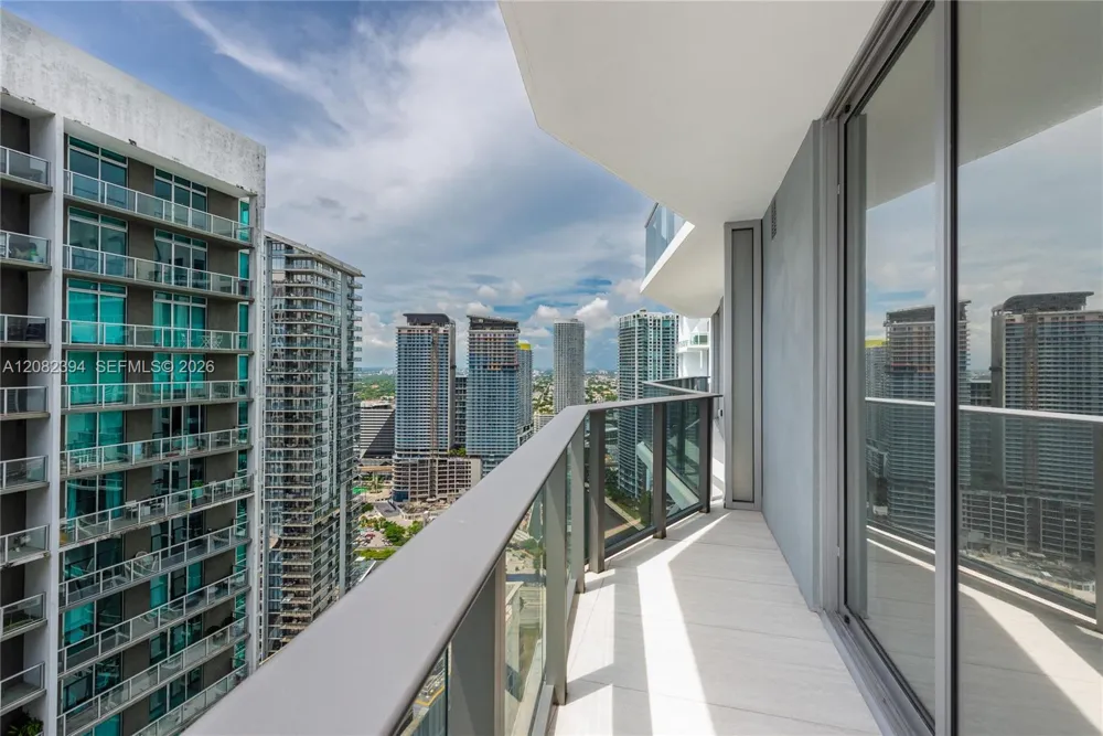 77 SE 5th Street #3908 Miami, FL 33131