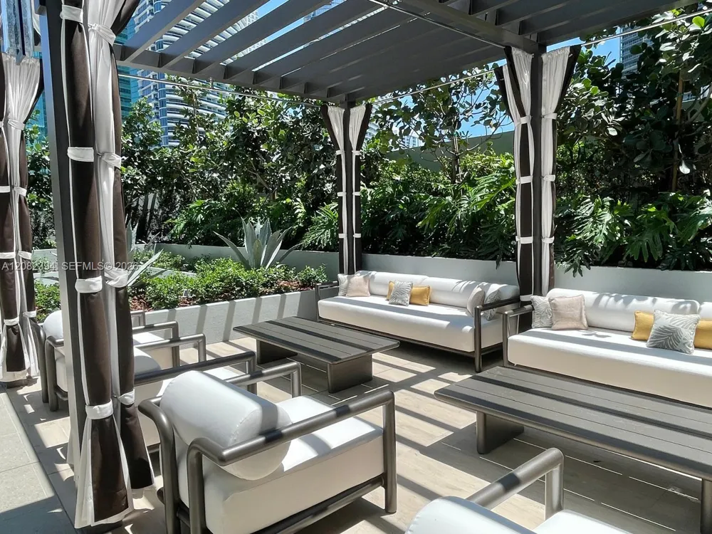 77 SE 5th Street #3908 Miami, FL 33131