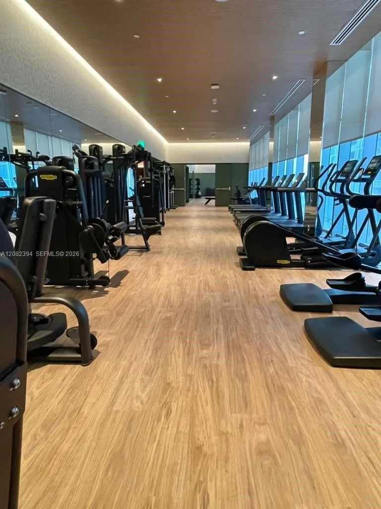 77 SE 5th Street #3908 Miami, FL 33131