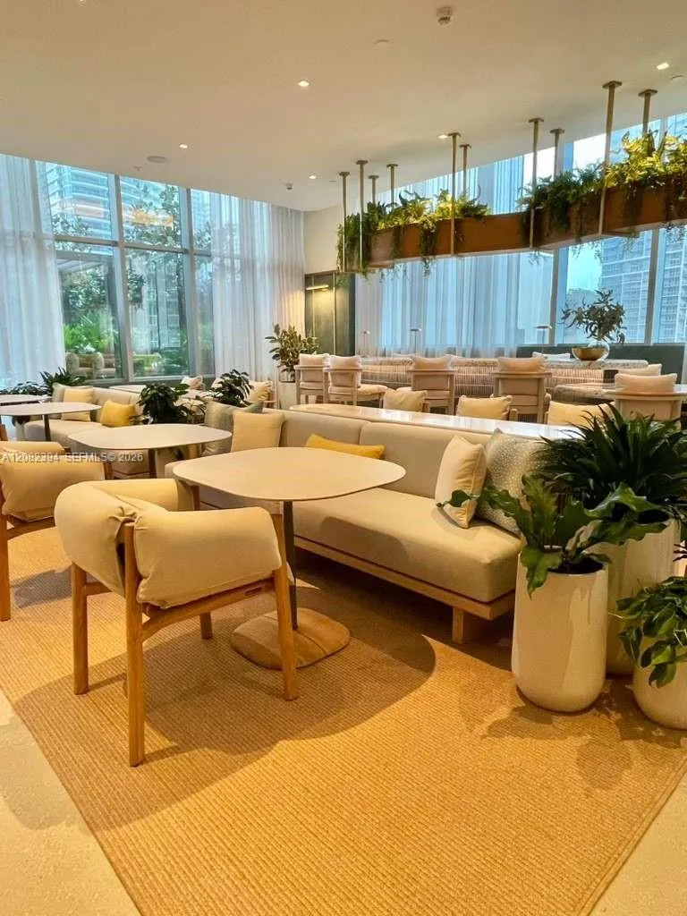 77 SE 5th Street #3908 Miami, FL 33131