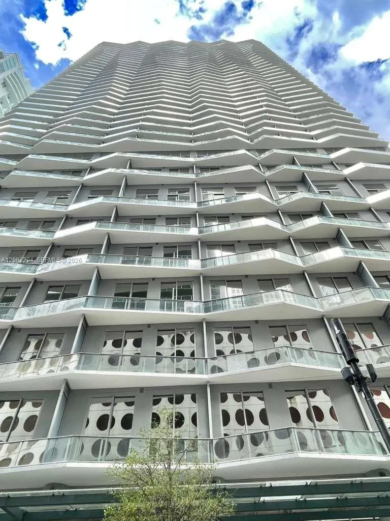 77 SE 5th Street #3908 Miami, FL 33131