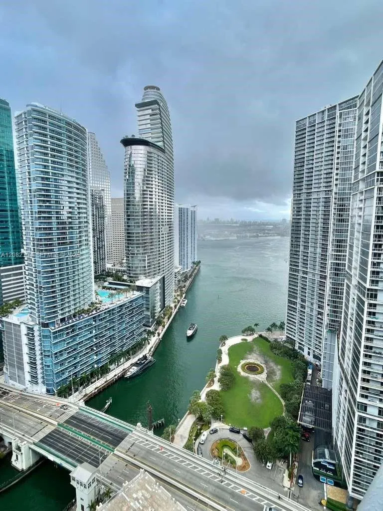 77 SE 5th Street #3908 Miami, FL 33131