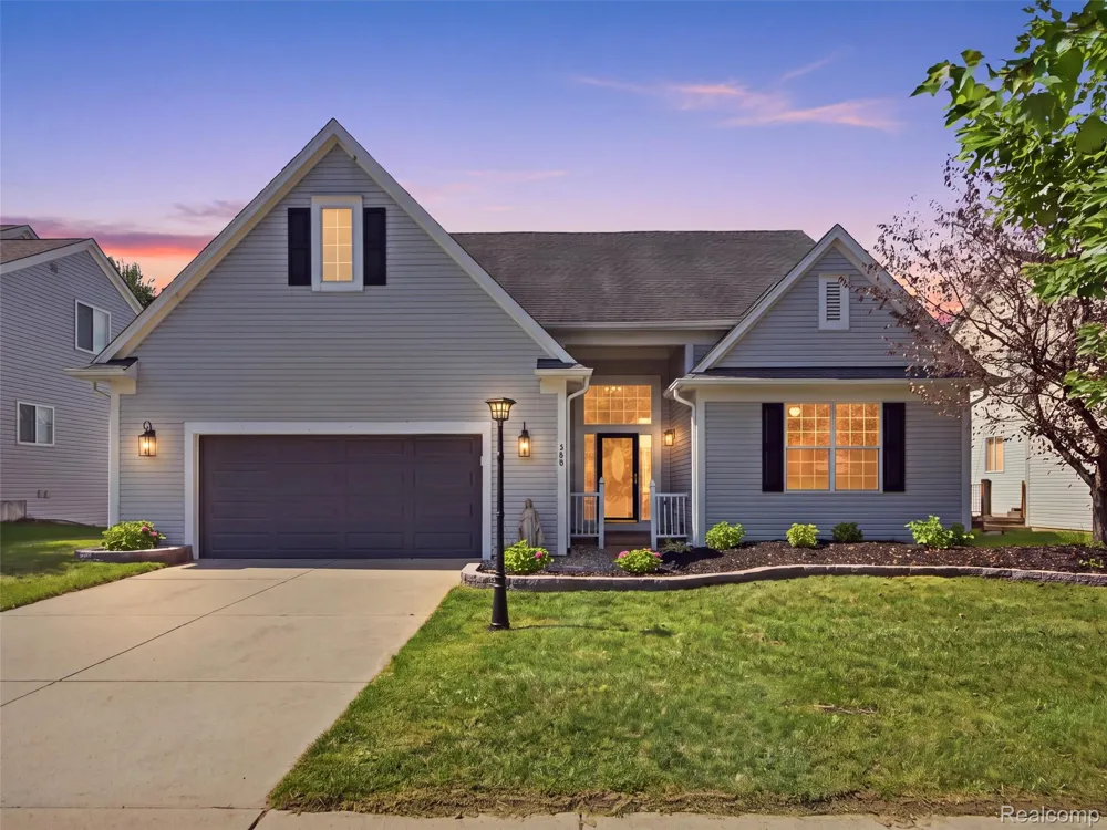 900 Cross Street Oxford Charter Township, MI 48371
