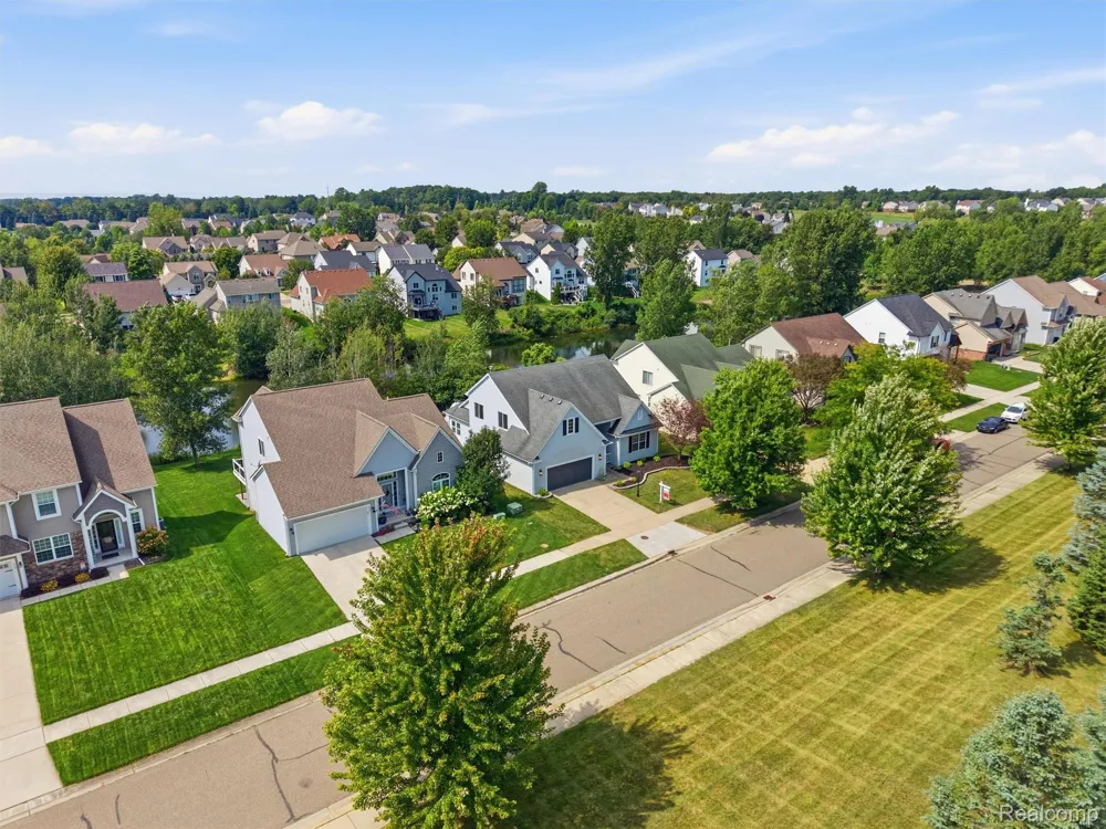 900 Cross Street Oxford Charter Township, MI 48371