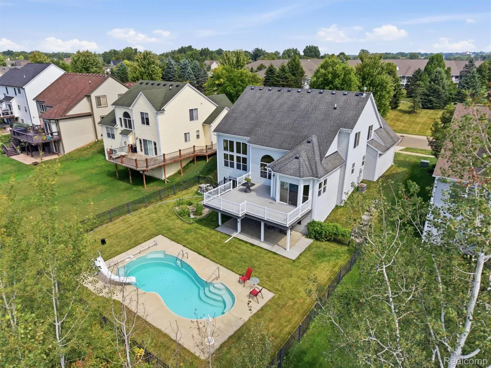 900 Cross Street Oxford Charter Township, MI 48371