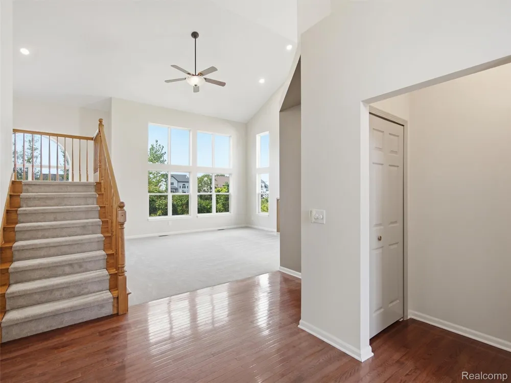 900 Cross Street Oxford Charter Township, MI 48371