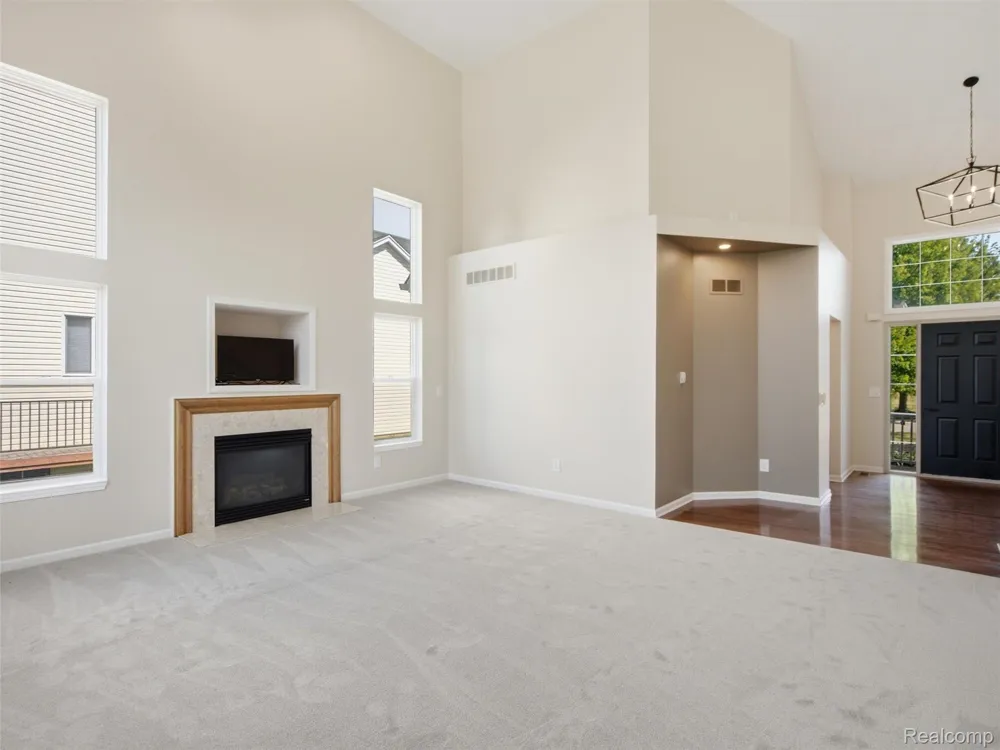 900 Cross Street Oxford Charter Township, MI 48371