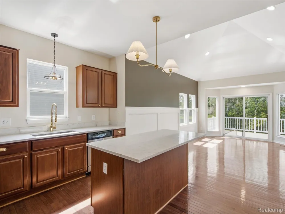 900 Cross Street Oxford Charter Township, MI 48371