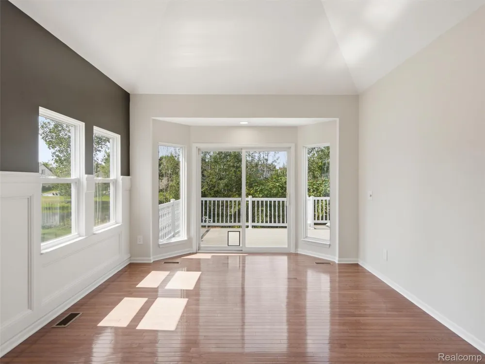 900 Cross Street Oxford Charter Township, MI 48371