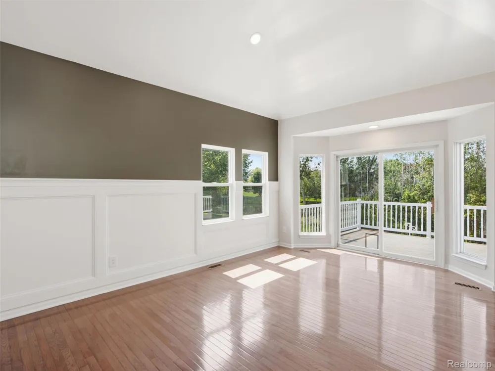 900 Cross Street Oxford Charter Township, MI 48371
