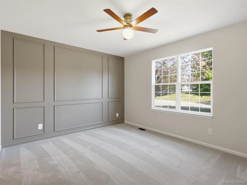 900 Cross Street Oxford Charter Township, MI 48371