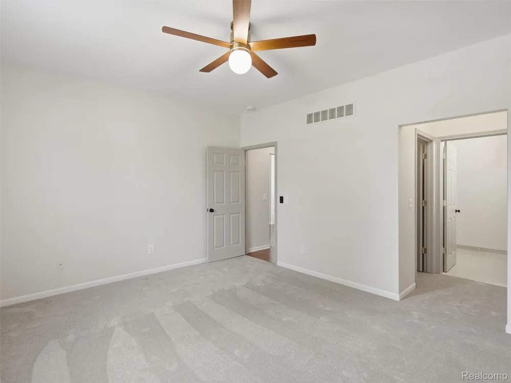 900 Cross Street Oxford Charter Township, MI 48371