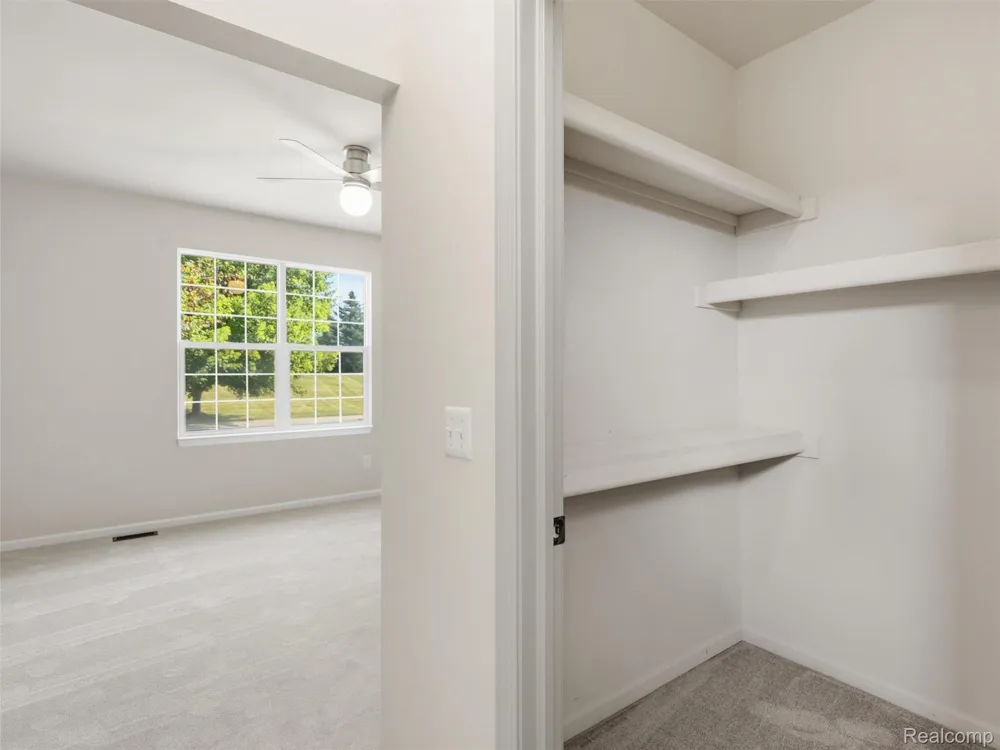 900 Cross Street Oxford Charter Township, MI 48371