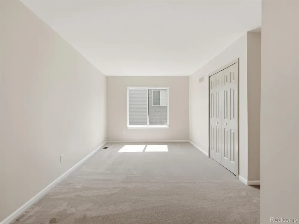 900 Cross Street Oxford Charter Township, MI 48371