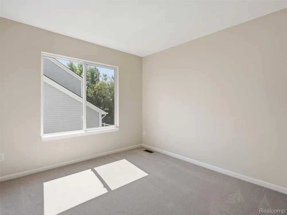 900 Cross Street Oxford Charter Township, MI 48371