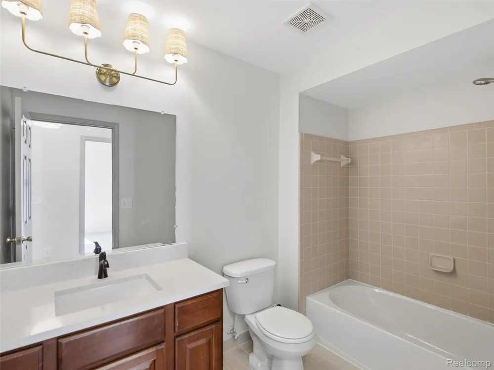 900 Cross Street Oxford Charter Township, MI 48371