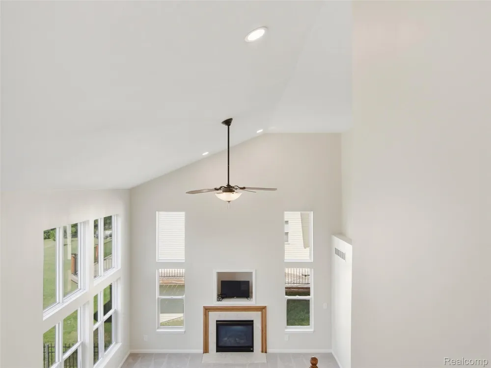 900 Cross Street Oxford Charter Township, MI 48371