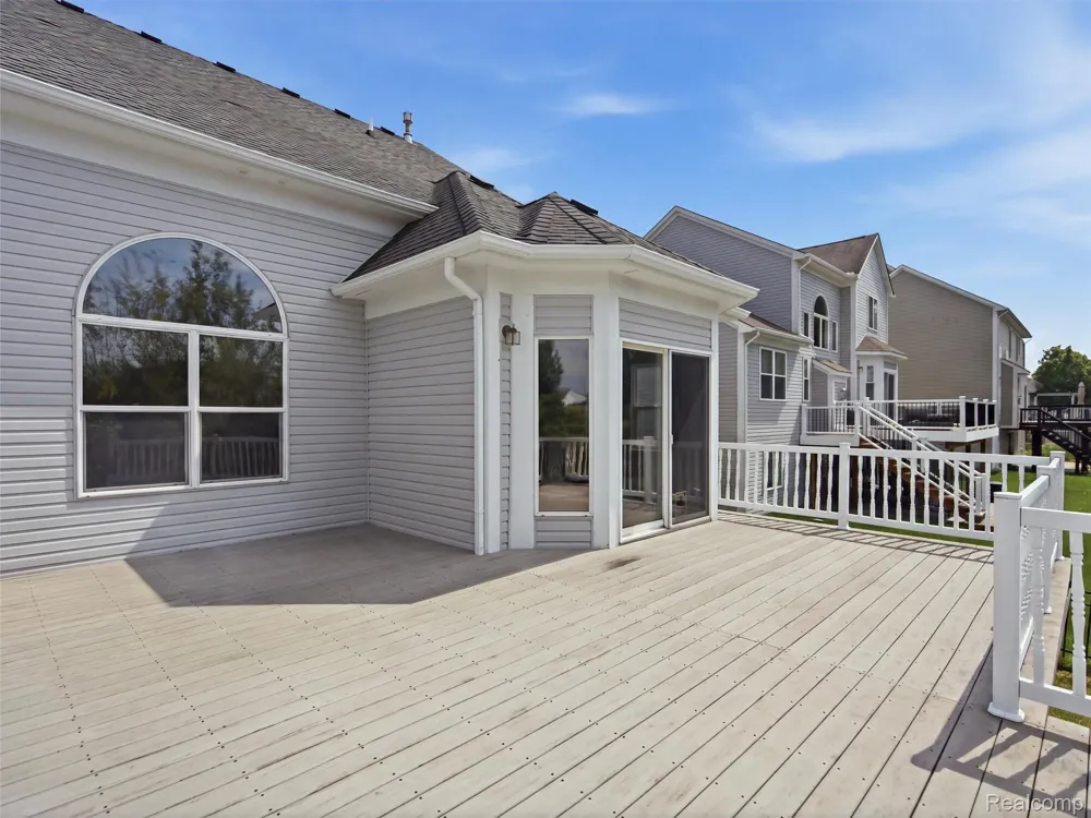 900 Cross Street Oxford Charter Township, MI 48371