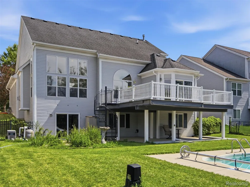 900 Cross Street Oxford Charter Township, MI 48371