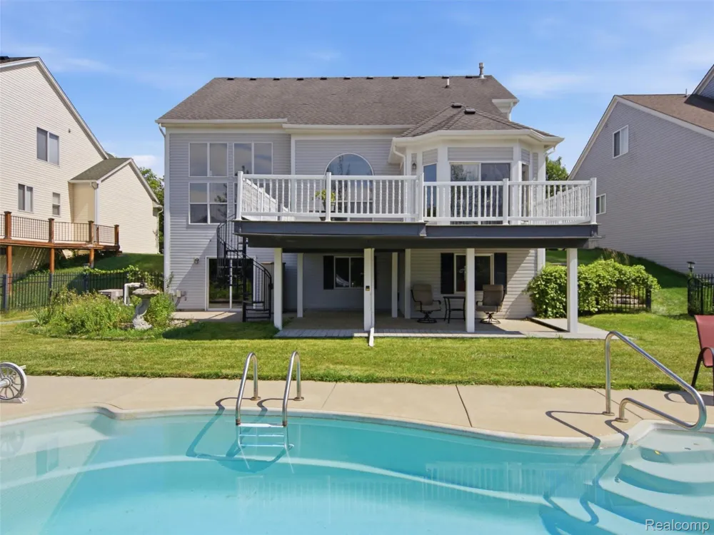 900 Cross Street Oxford Charter Township, MI 48371