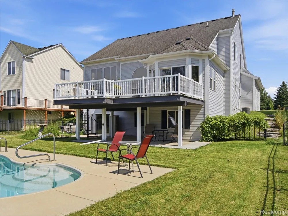 900 Cross Street Oxford Charter Township, MI 48371
