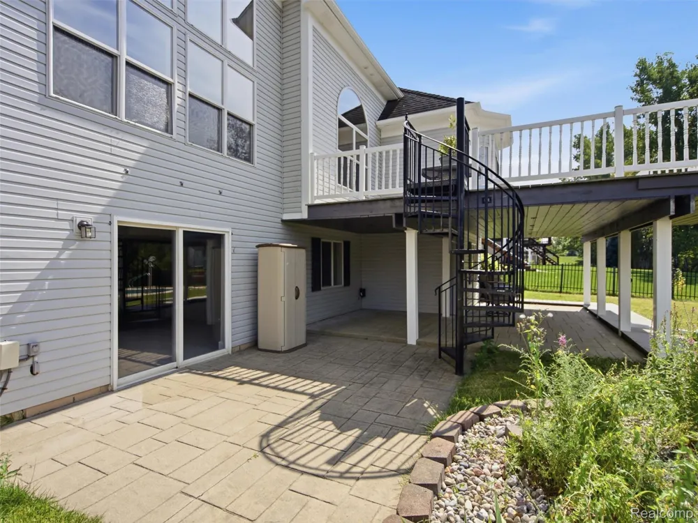 900 Cross Street Oxford Charter Township, MI 48371