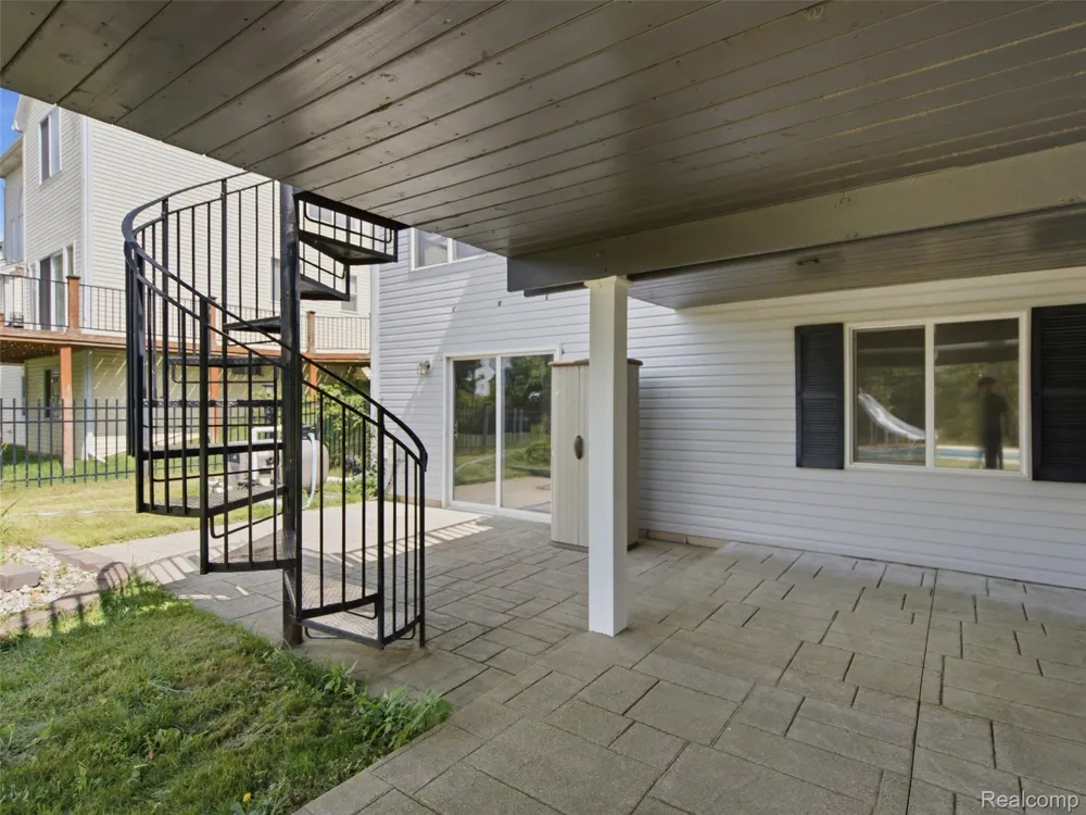 900 Cross Street Oxford Charter Township, MI 48371