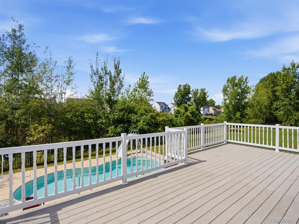 900 Cross Street Oxford Charter Township, MI 48371