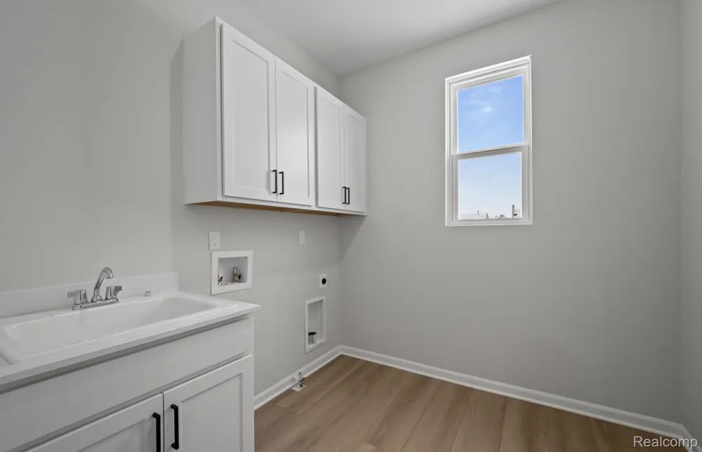 20852 Brickway Drive Macomb Township, MI 48044