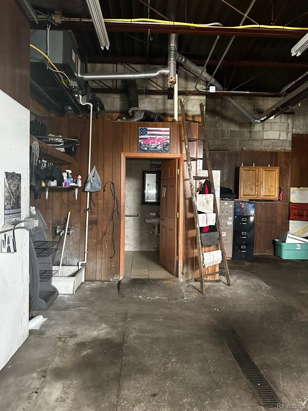 14150 E 8 MILE ROAD Detroit City, MI 48205