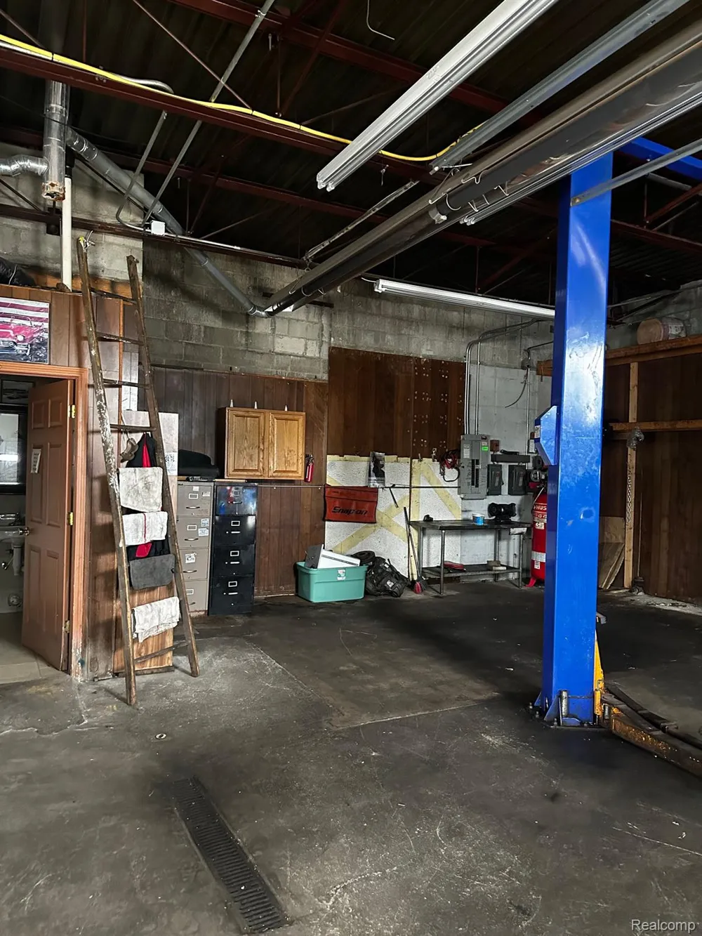 14150 E 8 MILE ROAD Detroit City, MI 48205