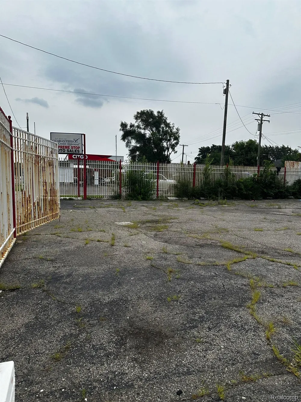 14150 E 8 MILE ROAD Detroit City, MI 48205