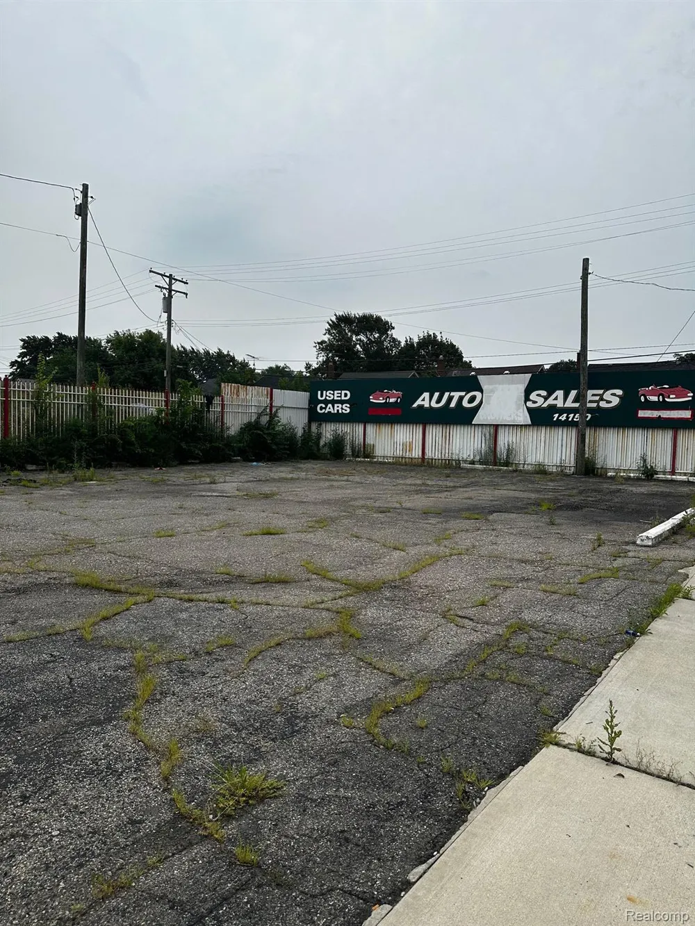 14150 E 8 MILE ROAD Detroit City, MI 48205