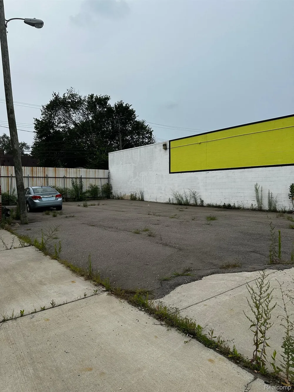 14150 E 8 MILE ROAD Detroit City, MI 48205