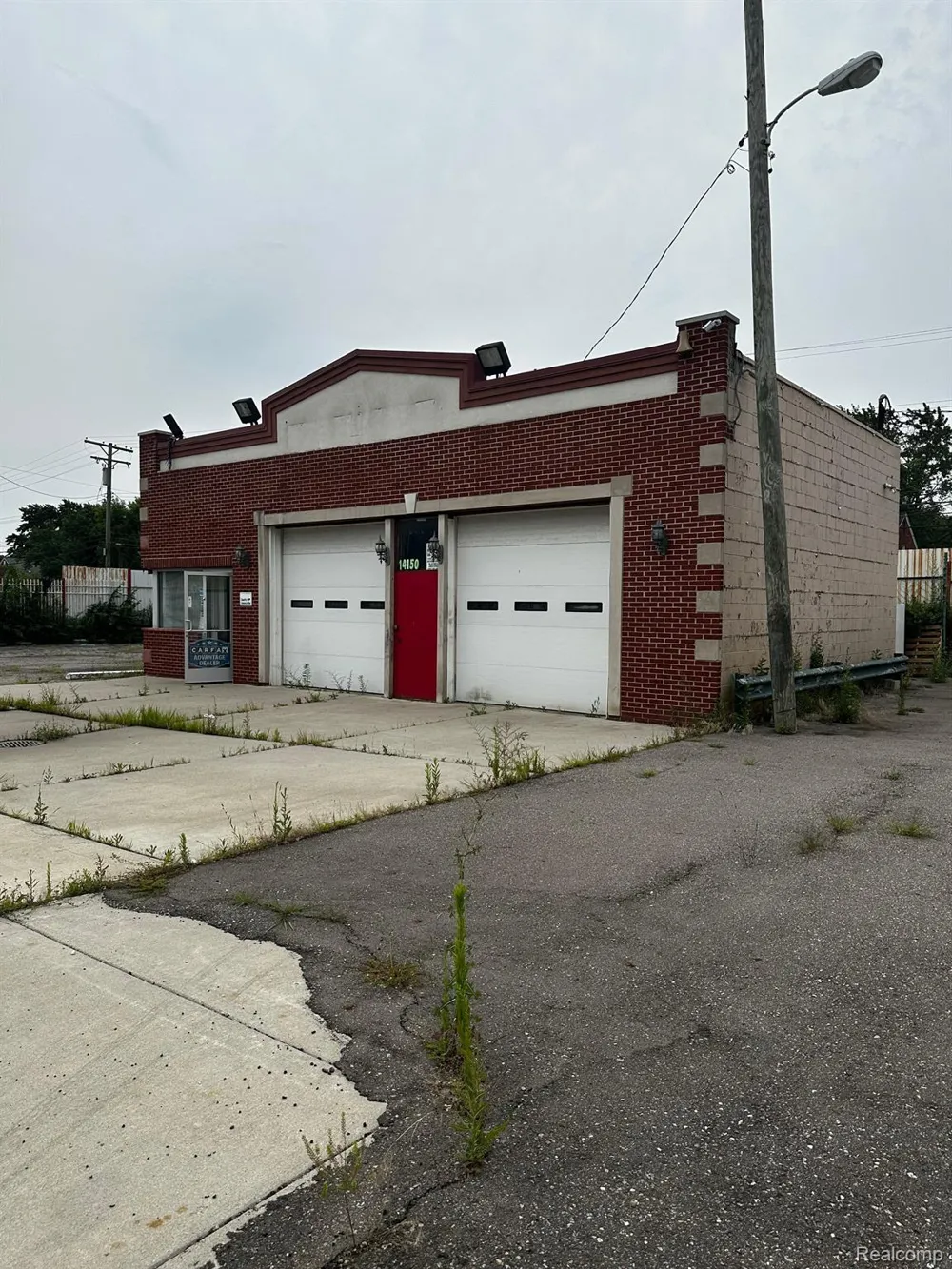 14150 E 8 MILE ROAD Detroit City, MI 48205