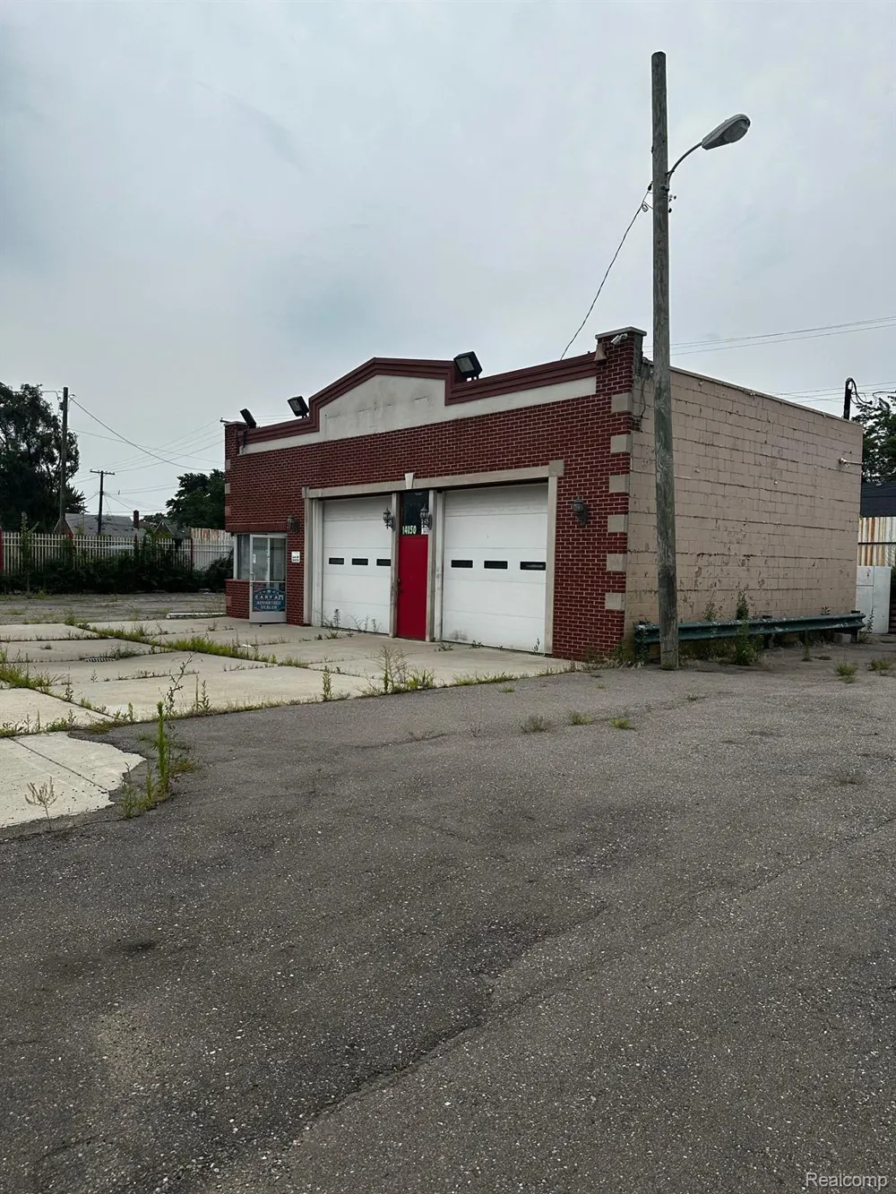 14150 E 8 MILE ROAD Detroit City, MI 48205