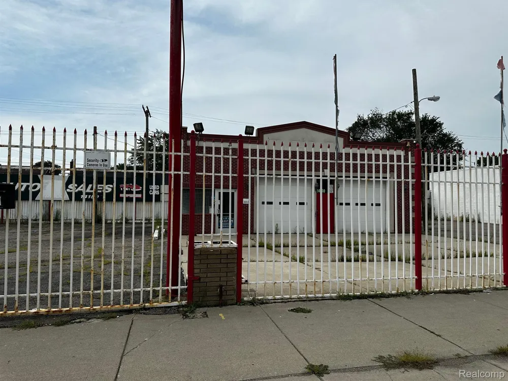 14150 E 8 MILE ROAD Detroit City, MI 48205