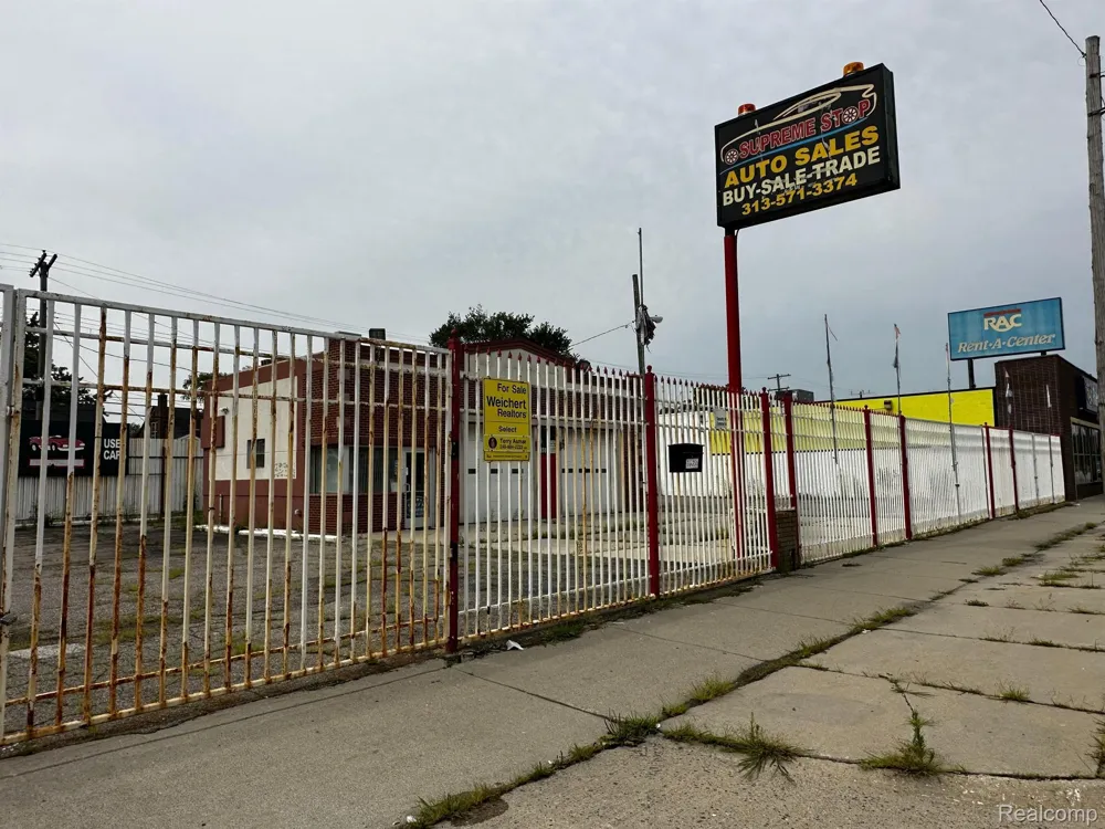 14150 E 8 MILE ROAD Detroit City, MI 48205