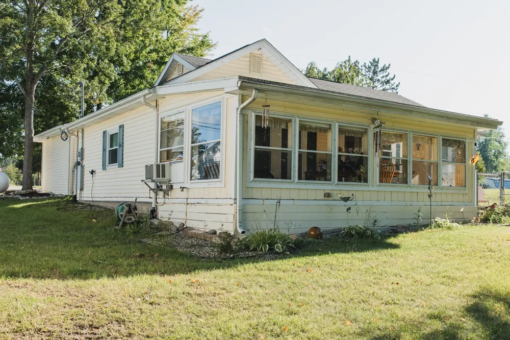 1041 Radov Road Hay Township, MI 48624