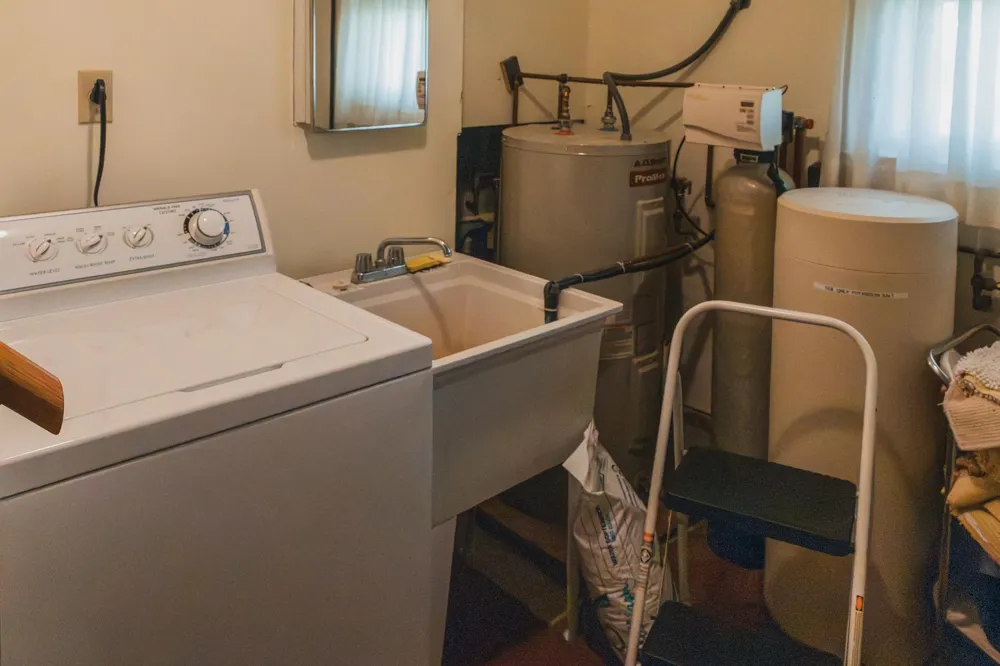 1041 Radov Road Hay Township, MI 48624