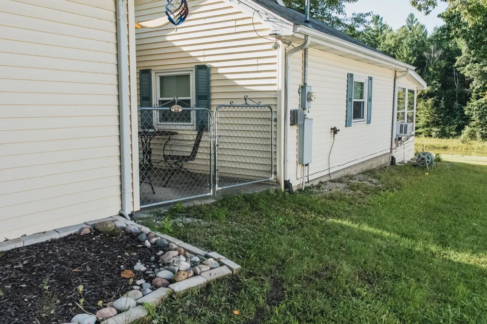 1041 Radov Road Hay Township, MI 48624
