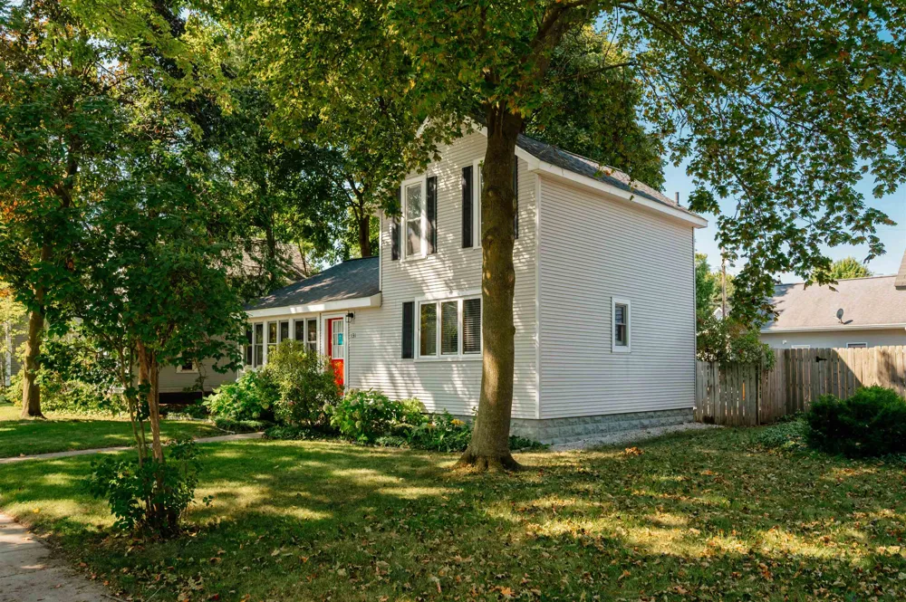 131 Spruce Traverse City City, MI 49684