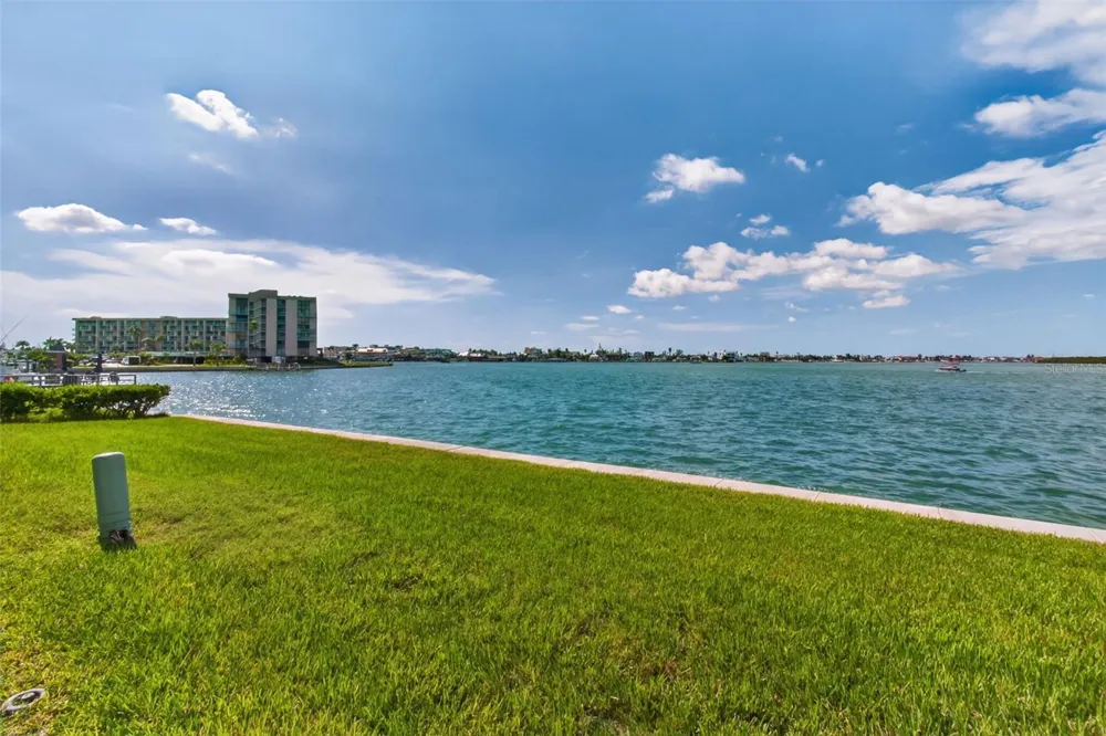 280 126TH AVENUE #103 Treasure Island, FL 33706