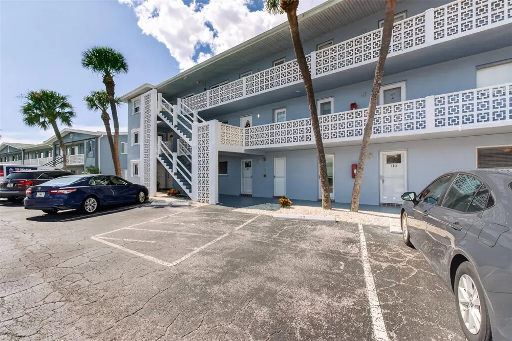 280 126TH AVENUE #103 Treasure Island, FL 33706