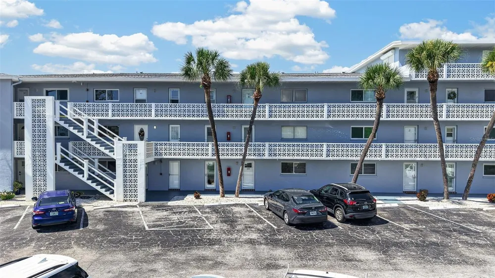 280 126TH AVENUE #103 Treasure Island, FL 33706