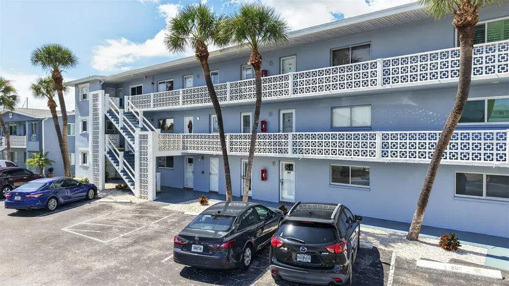 280 126TH AVENUE #103 Treasure Island, FL 33706