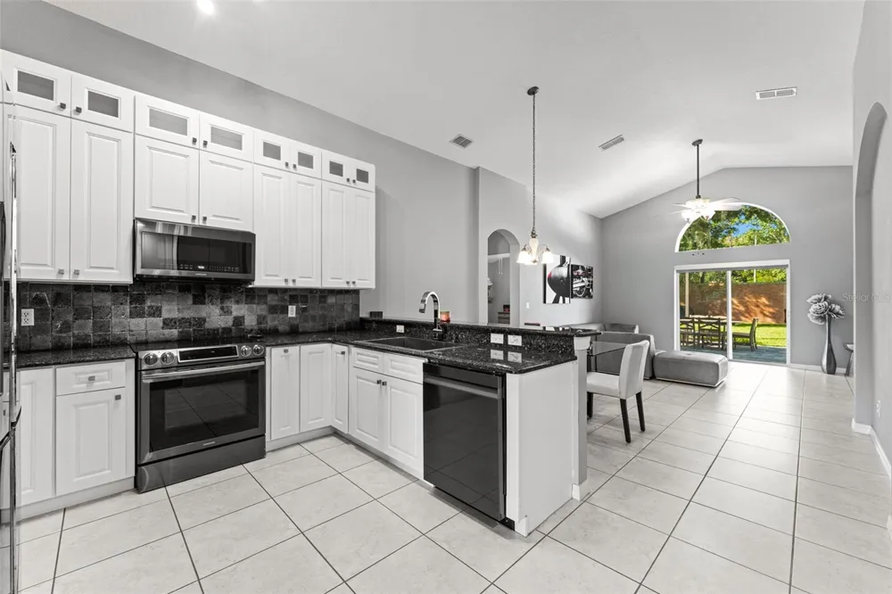 10037 PORTOFINO DRIVE Orlando, FL 32832