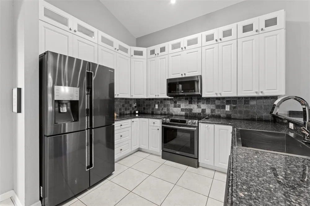 10037 PORTOFINO DRIVE Orlando, FL 32832