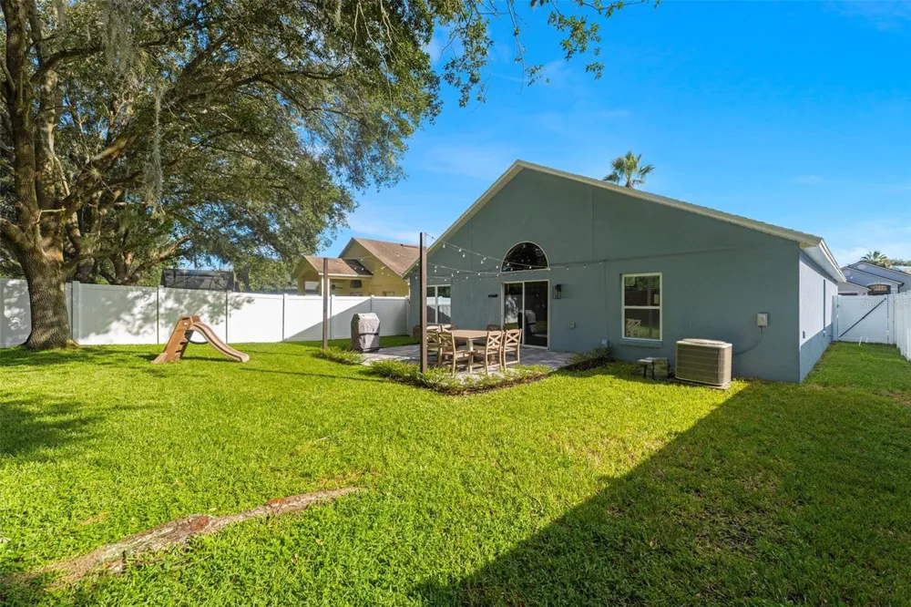 10037 PORTOFINO DRIVE Orlando, FL 32832