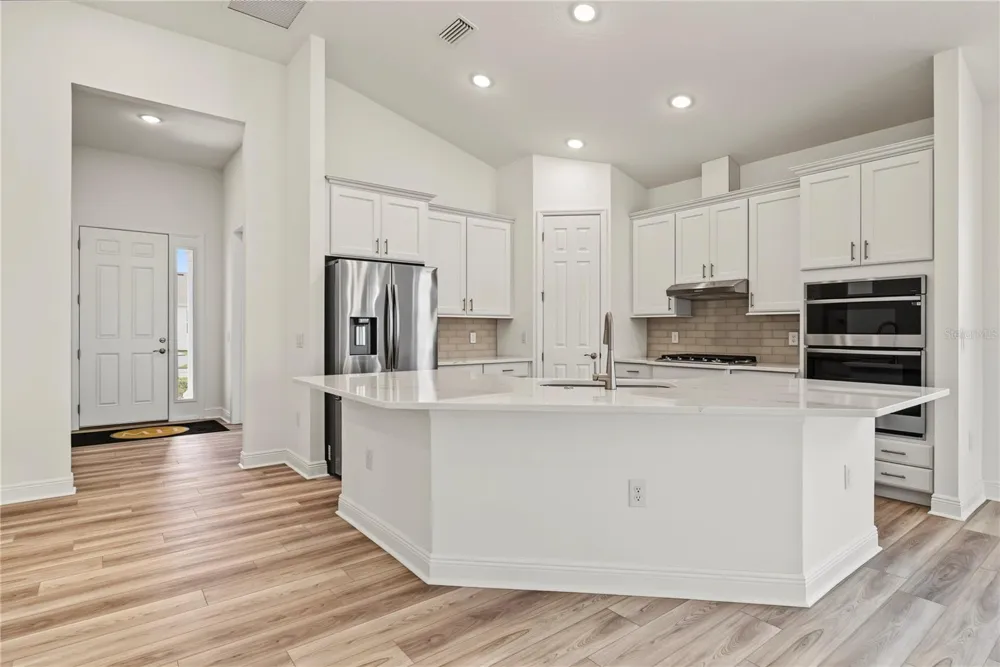 3951 KENNEBUNK LOOP Mount Dora, FL 32757